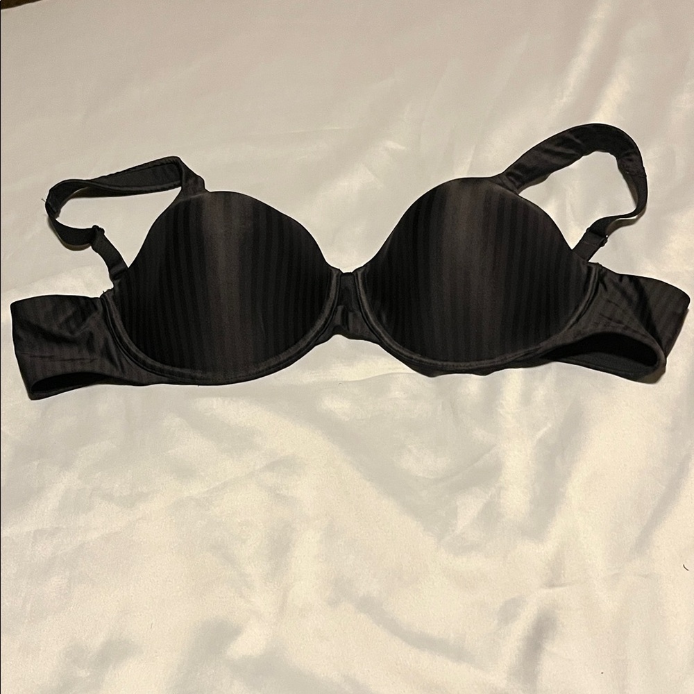 Playtex Black Underwire Bra Style 4747 Size 40C Full Support Smoothing Coverage